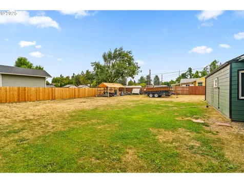 2360 F Street Springfield OR 97477