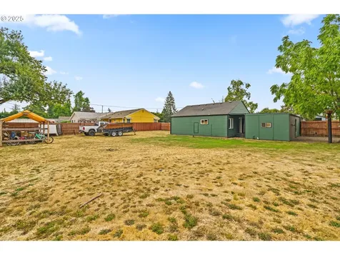 2360 F Street Springfield OR 97477