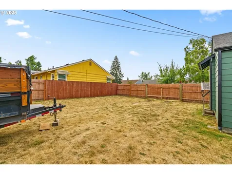 2360 F Street Springfield OR 97477
