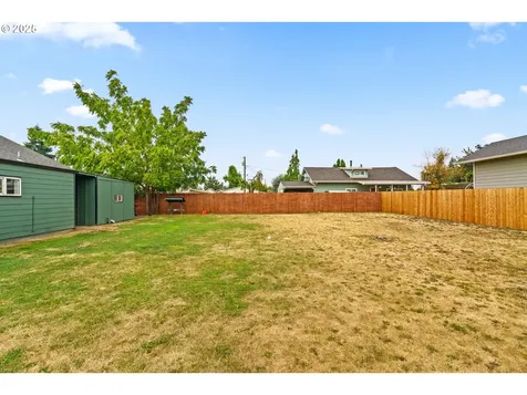 2360 F Street Springfield OR 97477