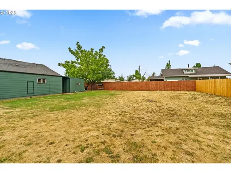 2360 F Street Springfield OR 97477