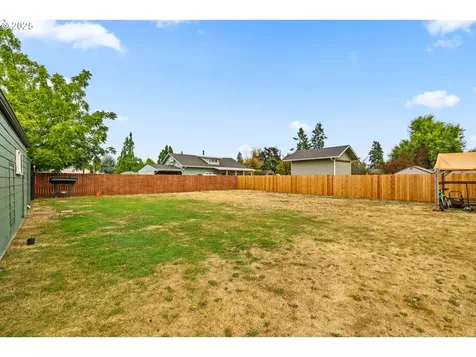 2360 F Street Springfield OR 97477