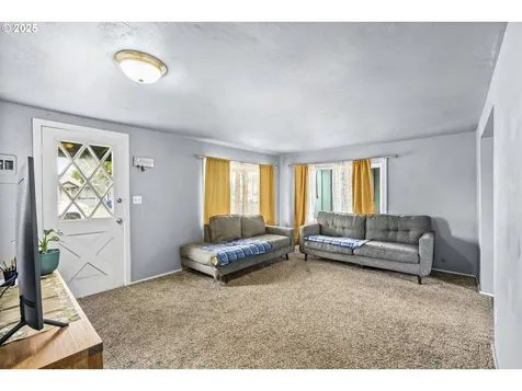 2360 F Street Springfield OR 97477