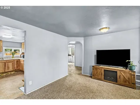 2360 F Street Springfield OR 97477