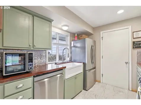 2168 SE Harlow Court Troutdale OR 97060