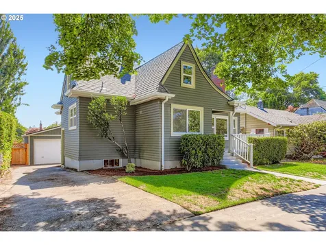 7336 SE 19th Avenue Portland OR 97202