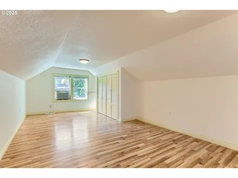 7336 SE 19th Avenue Portland OR 97202