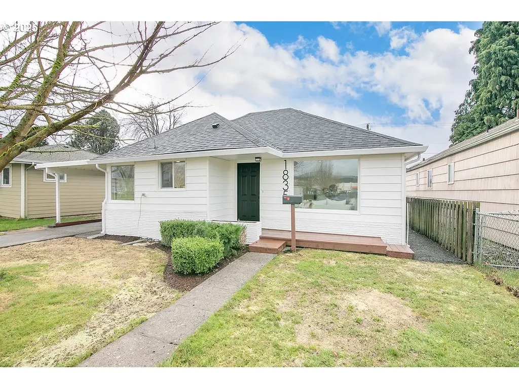 1835 15th Avenue Longview WA 98632