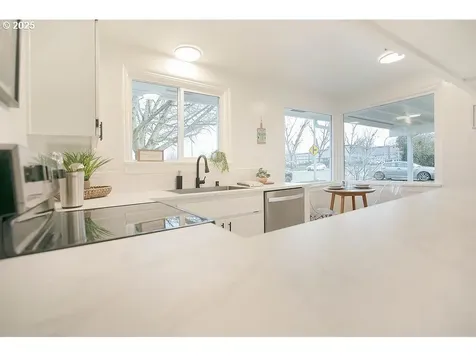 1835 15th Avenue Longview WA 98632