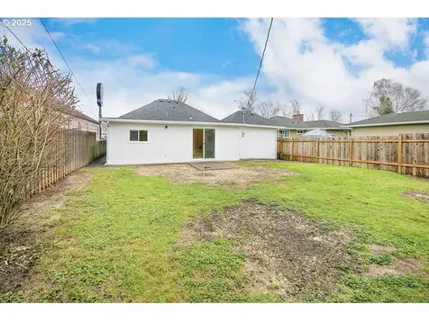 1835 15th Avenue Longview WA 98632