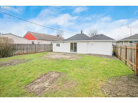 1835 15th Avenue Longview WA 98632