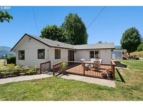 8054 Lewis River Road Ariel WA 98603