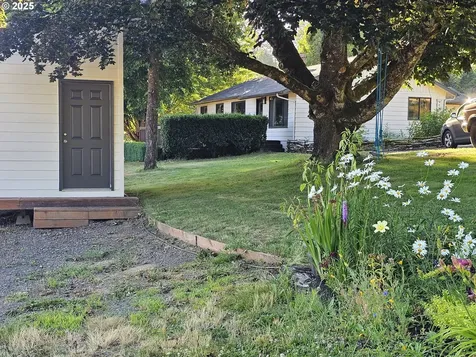 8054 Lewis River Road Ariel WA 98603