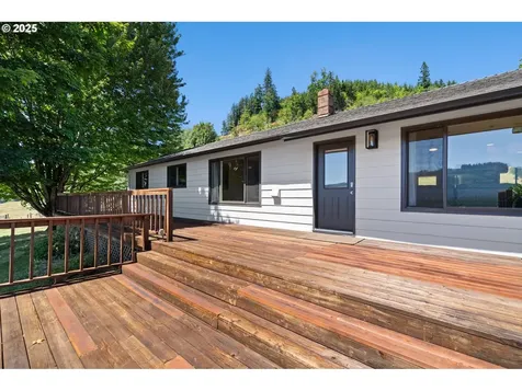 8054 Lewis River Road Ariel WA 98603