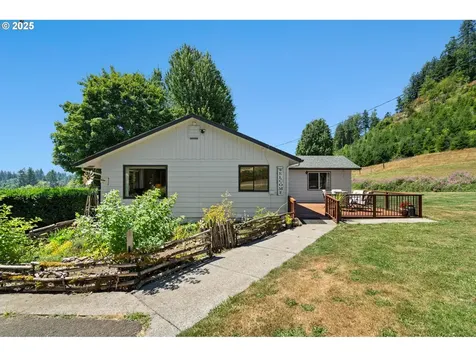 8054 Lewis River Road Ariel WA 98603