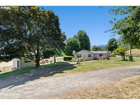 8054 Lewis River Road Ariel WA 98603