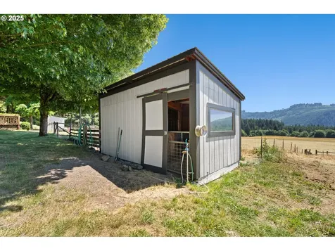8054 Lewis River Road Ariel WA 98603