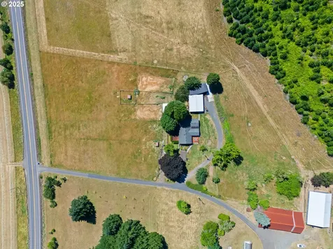 8054 Lewis River Road Ariel WA 98603