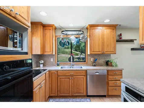8054 Lewis River Road Ariel WA 98603