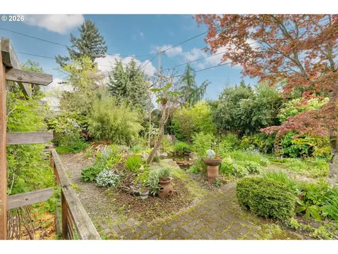 9018 SE Mill Street Portland OR 97216