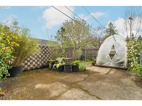 9018 SE Mill Street Portland OR 97216