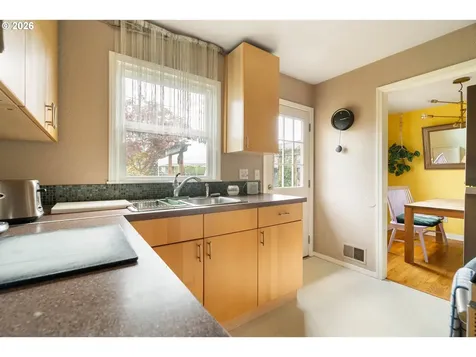 9018 SE Mill Street Portland OR 97216