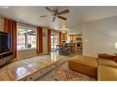 1816 N 9th Way Ridgefield WA 98642
