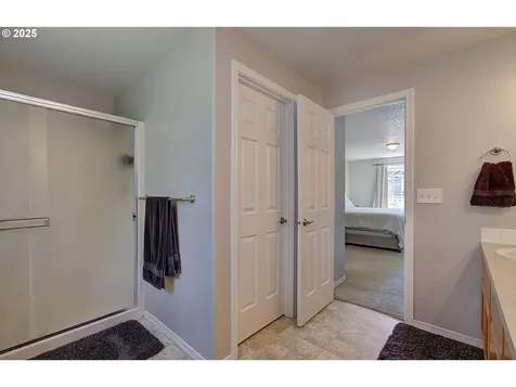 1816 N 9th Way Ridgefield WA 98642