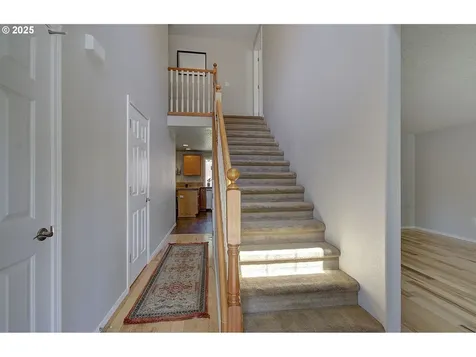 1816 N 9th Way Ridgefield WA 98642
