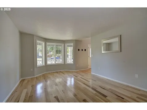 1816 N 9th Way Ridgefield WA 98642