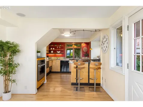 4241 SW Condor Avenue Portland OR 97239