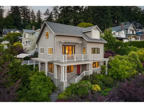 4241 SW Condor Avenue Portland OR 97239