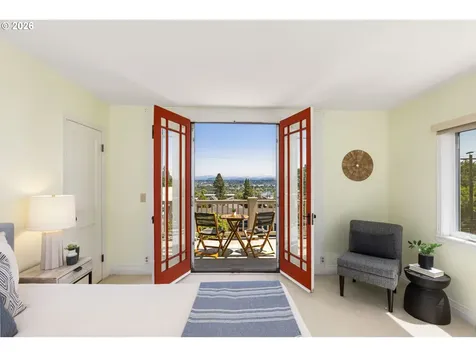 4241 SW Condor Avenue Portland OR 97239