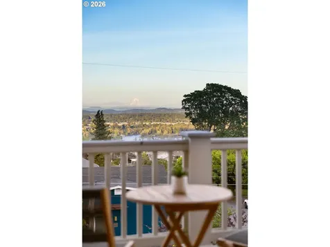 4241 SW Condor Avenue Portland OR 97239