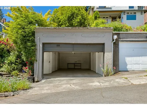 4241 SW Condor Avenue Portland OR 97239