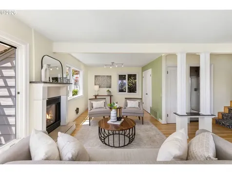 4241 SW Condor Avenue Portland OR 97239