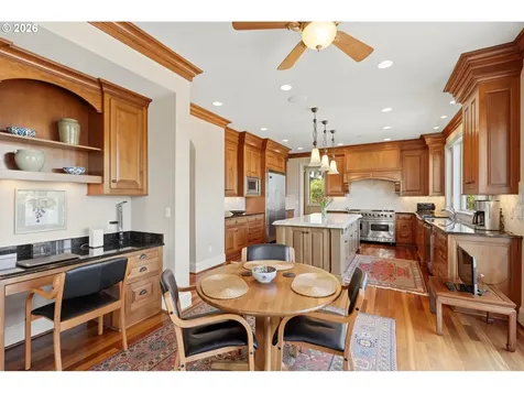 2107 SW Market Street Drive Portland OR 97201