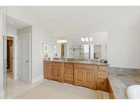 2107 SW Market Street Drive Portland OR 97201