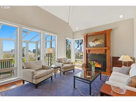 2107 SW Market Street Drive Portland OR 97201