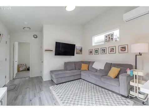 1022 3rd Avenue SW Castle Rock WA 98611