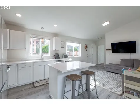 1022 3rd Avenue SW Castle Rock WA 98611