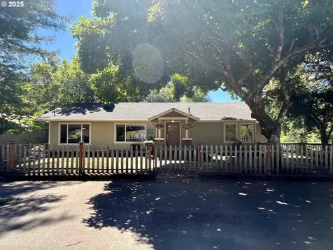 4754 SW Admiral Street Portland OR 97221