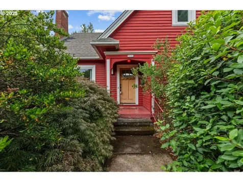 7634 N Albina Avenue Portland OR 97217