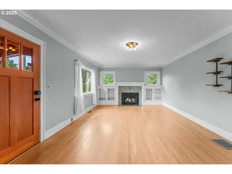 7634 N Albina Avenue Portland OR 97217