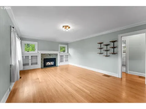 7634 N Albina Avenue Portland OR 97217