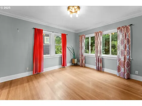 7634 N Albina Avenue Portland OR 97217