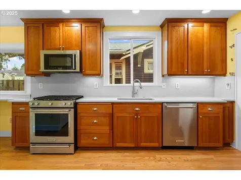 7634 N Albina Avenue Portland OR 97217