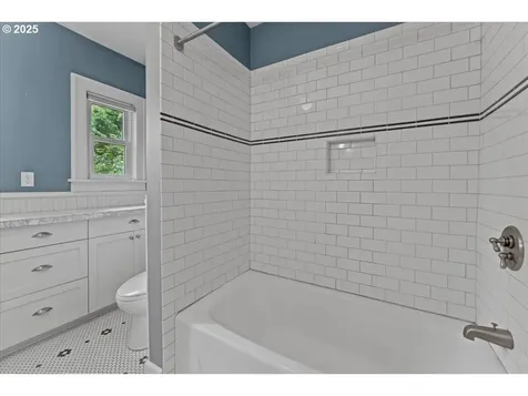 7634 N Albina Avenue Portland OR 97217