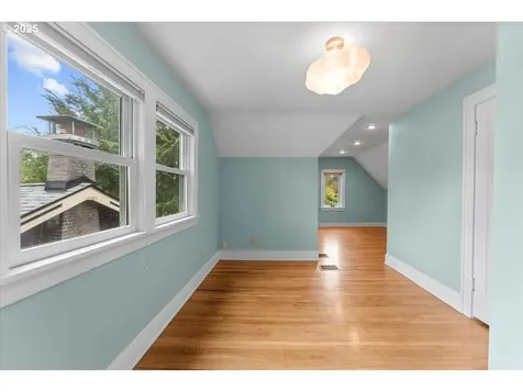 7634 N Albina Avenue Portland OR 97217