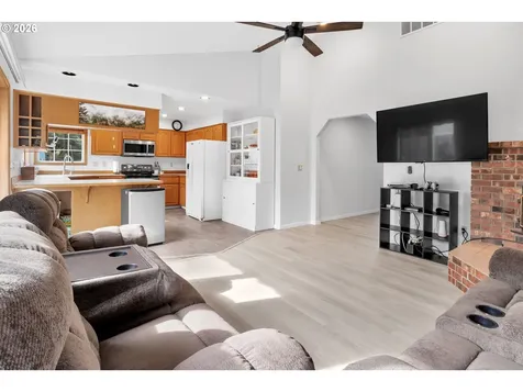 1420 NE Hoffman Drive Mcminnville OR 97128